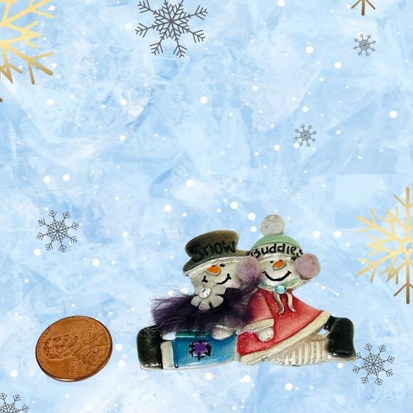 Vintage brooch snow bodies Enamel & pewter signed AJMC - Picture 4 of 6